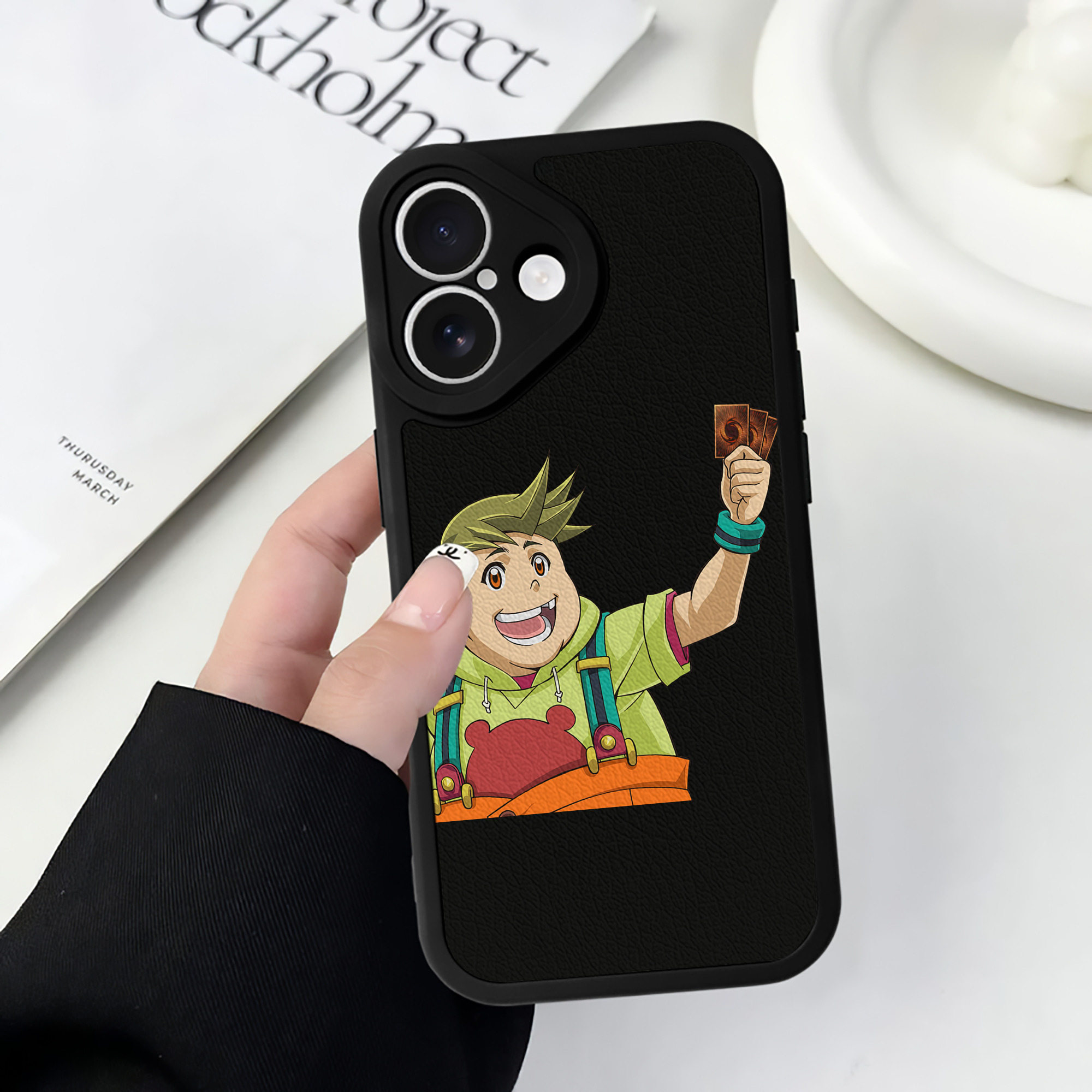 遊☆戯☆王 Yu-Gi-Oh! 【iPhone 16シリーズ対応】シリコンスマホケース（レザー調） 材質：シリコン